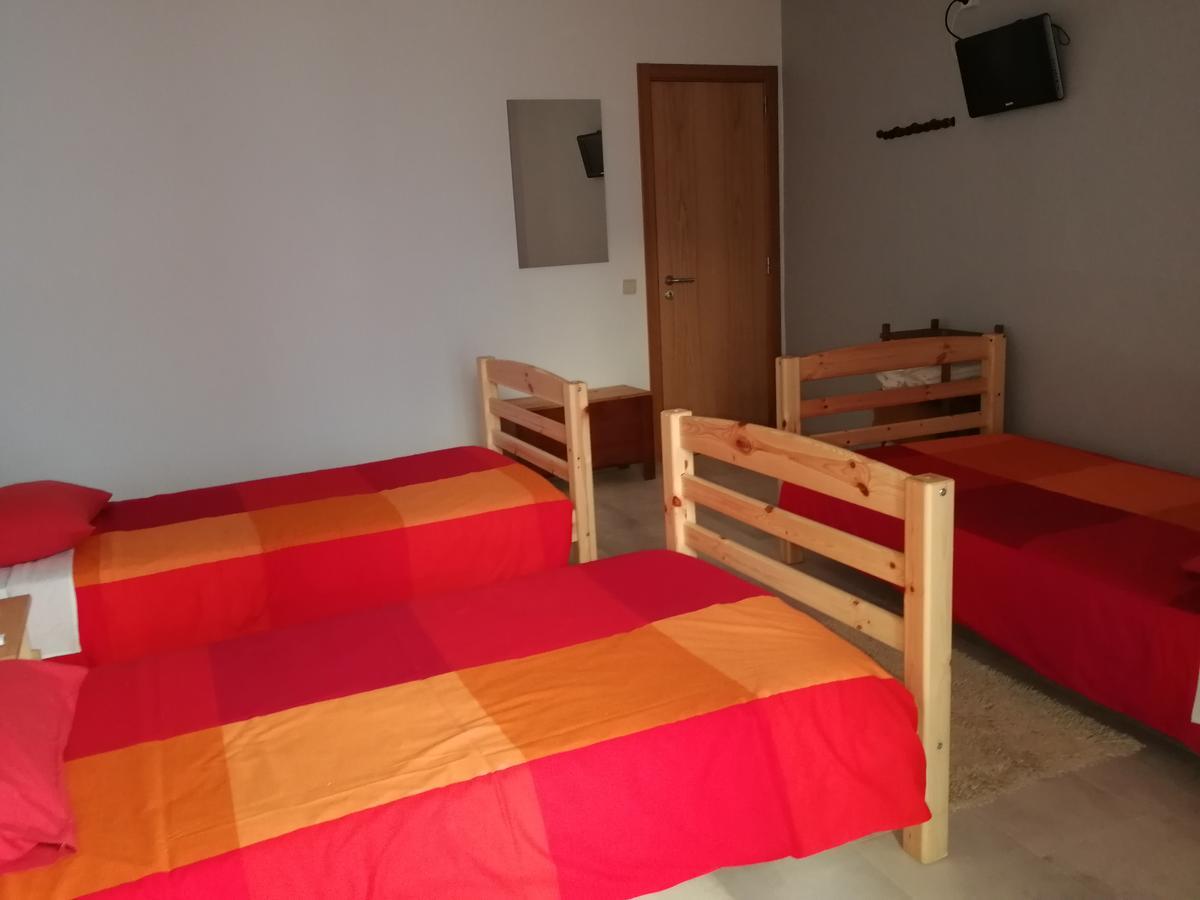 Driepersoonskamer met Eigen Externe Badkamer